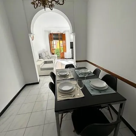 Проживание в семье Casa Snoopy